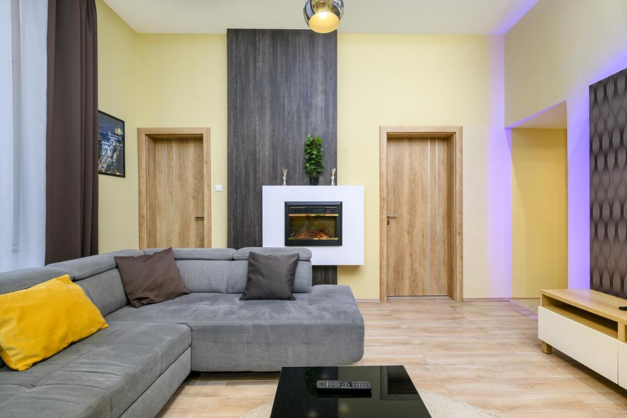 Downtown Deluxe-Two Bedroom Apartment With Sauna Будапешт Экстерьер фото