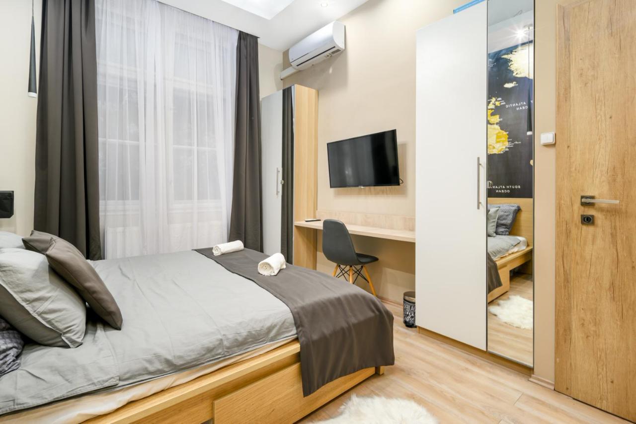 Downtown Deluxe-Two Bedroom Apartment With Sauna Будапешт Экстерьер фото
